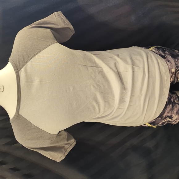 Tentree women's tshirt - Picture 2 of 2